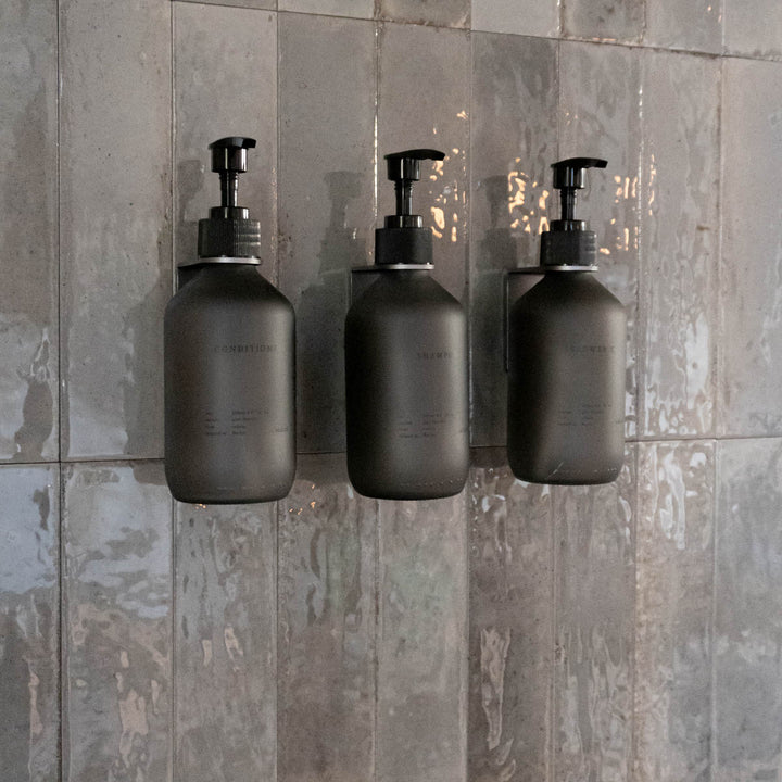 Trio in the shower - CARE Set - Blurry Black - Aluminum