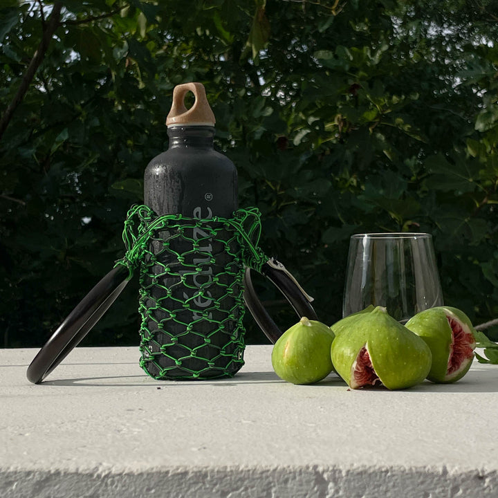 Bag for drinking bottle - neon green &amp; gray | CURATED by réduze